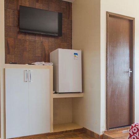 Oyo M&J Hotel Santo Antônio do Descoberto Zewnętrze zdjęcie